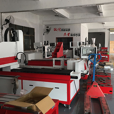 自動鉆孔機如何解決加工精度、打孔誤差等問題